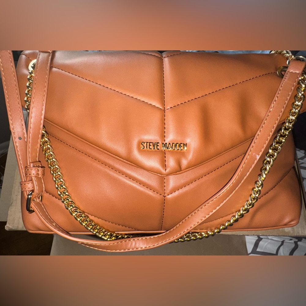 Steve Madden Tan Shoulder Bag with Gold Chain